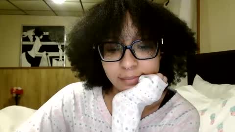 wanderlustgaal online show from February 20, 1:57 am