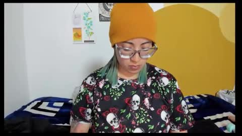 Waningrose  Lu online show from November 17, 11:10 pm