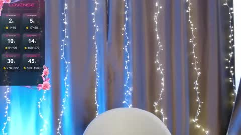 Snapshot of want_emma chatting on November 23, 7:19 am Emma online show from November 23, 7:19 am