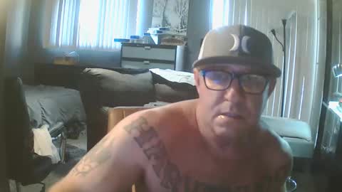 inittogetitin online show from December 3, 7:23 pm