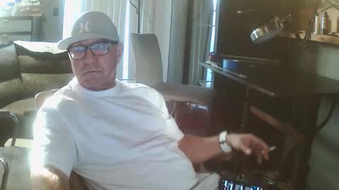 inittogetitin online show from December 4, 11:57 pm