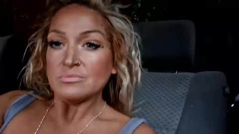 Snapshot of wantmymantofukme chatting on November 14, 1:04 am wantmymantofukme online show from November 14, 1:04 am