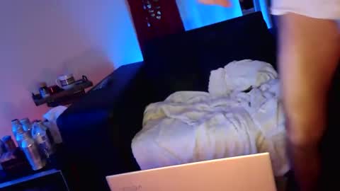 Snapshot of wantmymantofukme chatting on November 18, 12:20 pm wantmymantofukme online show from November 18, 12:20 pm