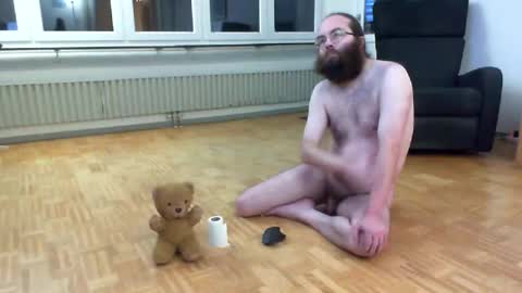 wantsahug online show from November 9, 10:19 pm