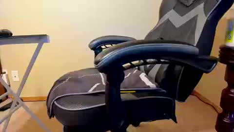 Snapshot of wanttobesucked1 chatting on October 14, 1:50 am Suck daddys cock online show from October 14, 1:50 am