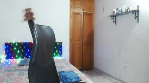 Snapshot of warrior_xena chatting on January 12, 5:56 am warrior_xena online show from January 12, 5:56 am