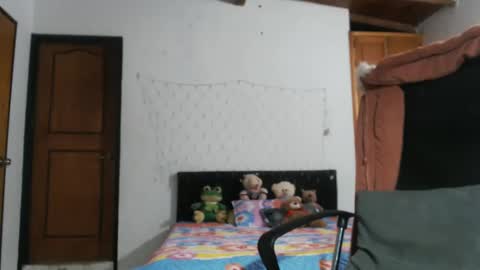 Snapshot of warrior_xena chatting on February 12, 4:11 pm warrior_xena online show from February 12, 4:11 pm