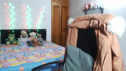 Snapshot of warrior_xena chatting on February 12, 7:13 pm warrior_xena online show from February 12, 7:13 pm