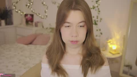Snapshot of watermelon_sugar_ chatting on March 13, 4:13 pm Tess Pls support me with Can we reach 155 my favorite number online show from March 13, 4:13 pm