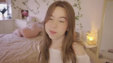 Snapshot of watermelon_sugar_ chatting on March 27, 12:38 pm Tess Pls support me with Can we reach 155 my favorite number online show from March 27, 12:38 pm