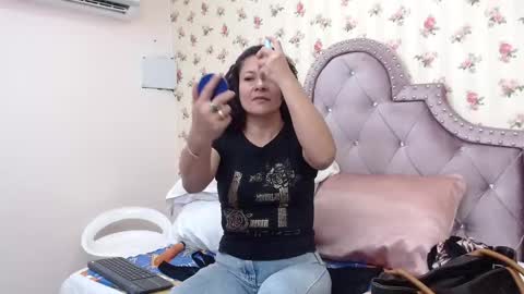 Snapshot of watson_crystal00 chatting on February 28, 12:50 pm Milf Latina online show from February 28, 12:50 pm
