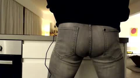 wave3210 online show from December 3, 4:38 pm