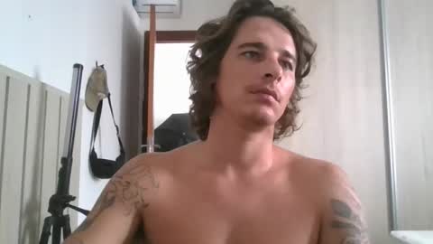 wave_boyy online show from March 18, 3:37 pm