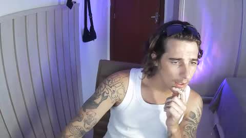 wave_boyy online show from April 1, 10:49 am