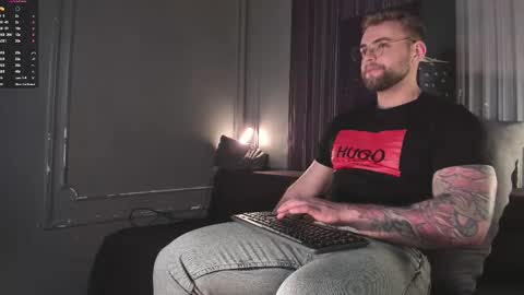 Snapshot of waynemiller_ chatting on October 25, 4:53 am Wayne online show from October 25, 4:53 am