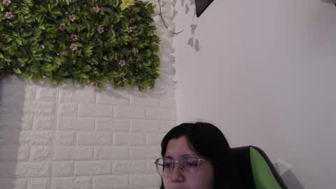 Trixie 3 online show from February 17, 1:32 pm