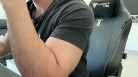 Weapon X online show from October 24, 3:47 am