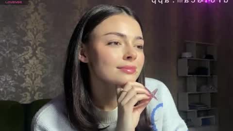 Snapshot of weareyoursun chatting on February 27, 6:41 pm Alice online show from February 27, 6:41 pm