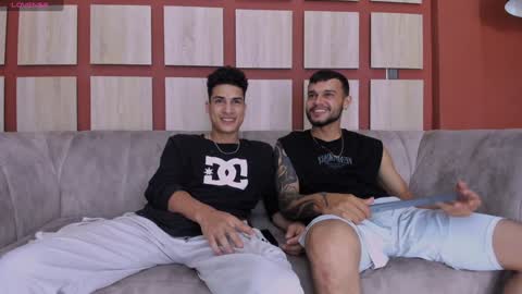 Jhonny Dick  his neighbors. online show from December 4, 1:36 am