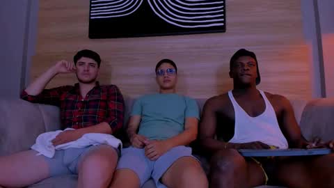 Jhonny Dick  his neighbors. online show from December 4, 7:22 pm