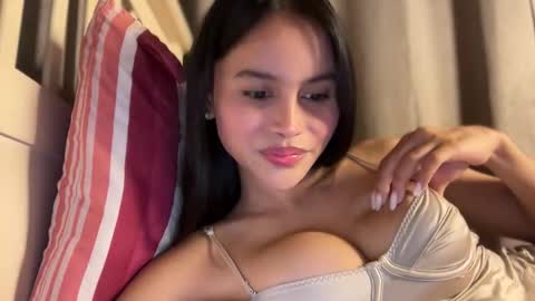 Snapshot of webcammaggie chatting on December 16, 5:18 pm Maggie online show from December 16, 5:18 pm