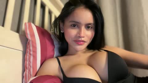 Snapshot of webcammaggie chatting on February 3, 4:34 pm Maggie online show from February 3, 4:34 pm