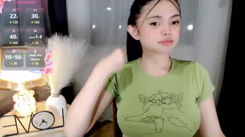 Snapshot of webcum_mami chatting on June 25, 4:22 pm mami abby online show from June 25, 4:22 pm