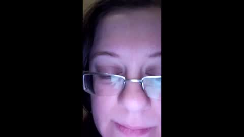 Snapshot of webgirl2 chatting on December 18, 1:26 am Marina online show from December 18, 1:26 am