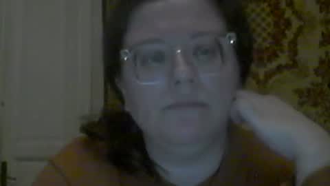 Snapshot of webgirl2 chatting on October 20, 9:04 pm Marina online show from October 20, 9:04 pm