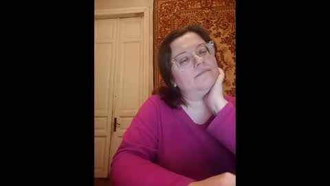 Snapshot of webgirl2 chatting on November 15, 1:03 am Marina online show from November 15, 1:03 am