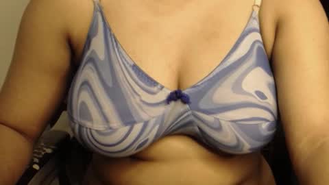 mina online show from December 16, 7:02 am