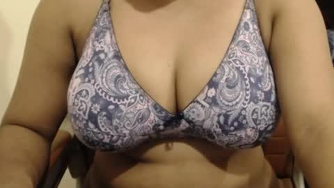 Snapshot of webshowxxx chatting on April 21, 11:07 pm mina online show from April 21, 11:07 pm