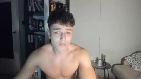 Snapshot of wee_willy_winky chatting on June 9, 11:16 pm wee_willy_winky online show from June 9, 11:16 pm