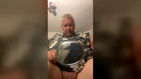 Snapshot of weightroom1958 chatting on June 2, 3:19 am weightroom1958 online show from June 2, 3:19 am