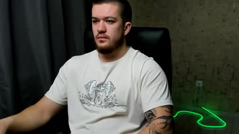 Snapshot of well_boy_ chatting on January 17, 7:46 am well_boy_ online show from January 17, 7:46 am