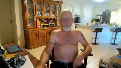 Snapshot of wellhelloo chatting on June 19, 6:51 am Wellhelloo online show from June 19, 6:51 am