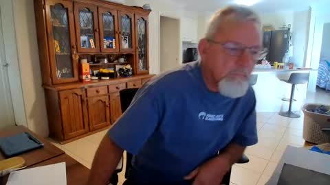 Snapshot of wellhelloo chatting on June 24, 5:17 am Wellhelloo online show from June 24, 5:17 am