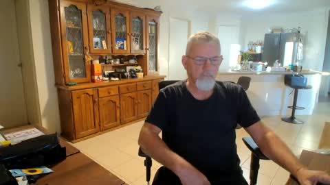 Snapshot of wellhelloo chatting on July 15, 6:51 am Wellhelloo online show from July 15, 6:51 am