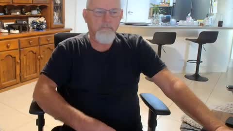 Snapshot of wellhelloo chatting on July 20, 7:00 am Wellhelloo online show from July 20, 7:00 am