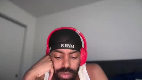 Snapshot of wellpackaged_ chatting on April 13, 5:07 pm Langston online show from April 13, 5:07 pm