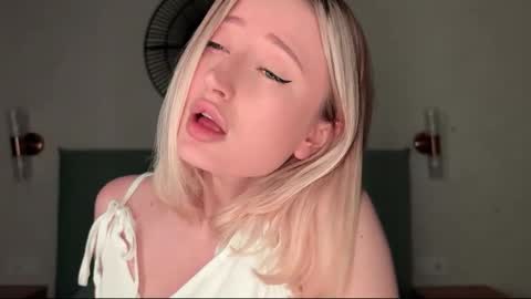 Daisy    online show from February 21, 5:03 pm