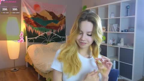 Snapshot of wendy_cutiex chatting on September 12, 5:02 pm Wendy online show from September 12, 5:02 pm