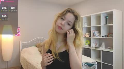 Snapshot of wendy_cutiex chatting on October 2, 4:36 pm Wendy online show from October 2, 4:36 pm