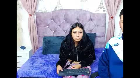 wendy y yanco online show from September 29, 3:22 am