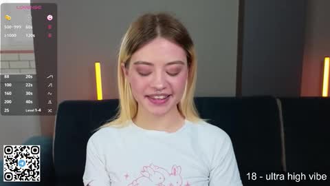 Snapshot of wendylovelylovew chatting on October 10, 6:56 am Wendy online show from October 10, 6:56 am