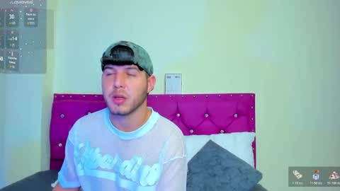 Snapshot of wendyyhot69 chatting on February 9, 8:24 pm wendyyhot69 online show from February 9, 8:24 pm