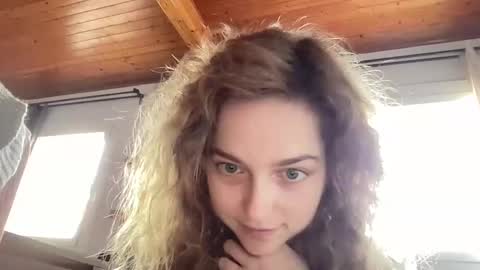 Snapshot of wenus_ss chatting on December 8, 3:45 pm wenus_ss online show from December 8, 3:45 pm