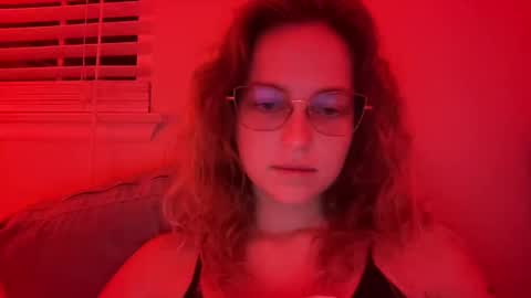 Snapshot of wenus_ss chatting on March 4, 6:47 am wenus_ss online show from March 4, 6:47 am