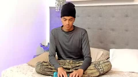 WES online show from February 20, 3:45 pm