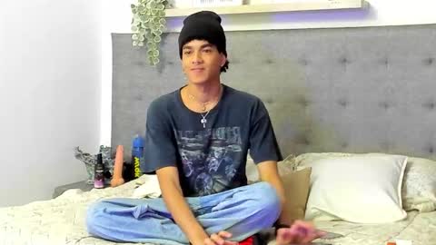 WES online show from February 26, 2:38 pm